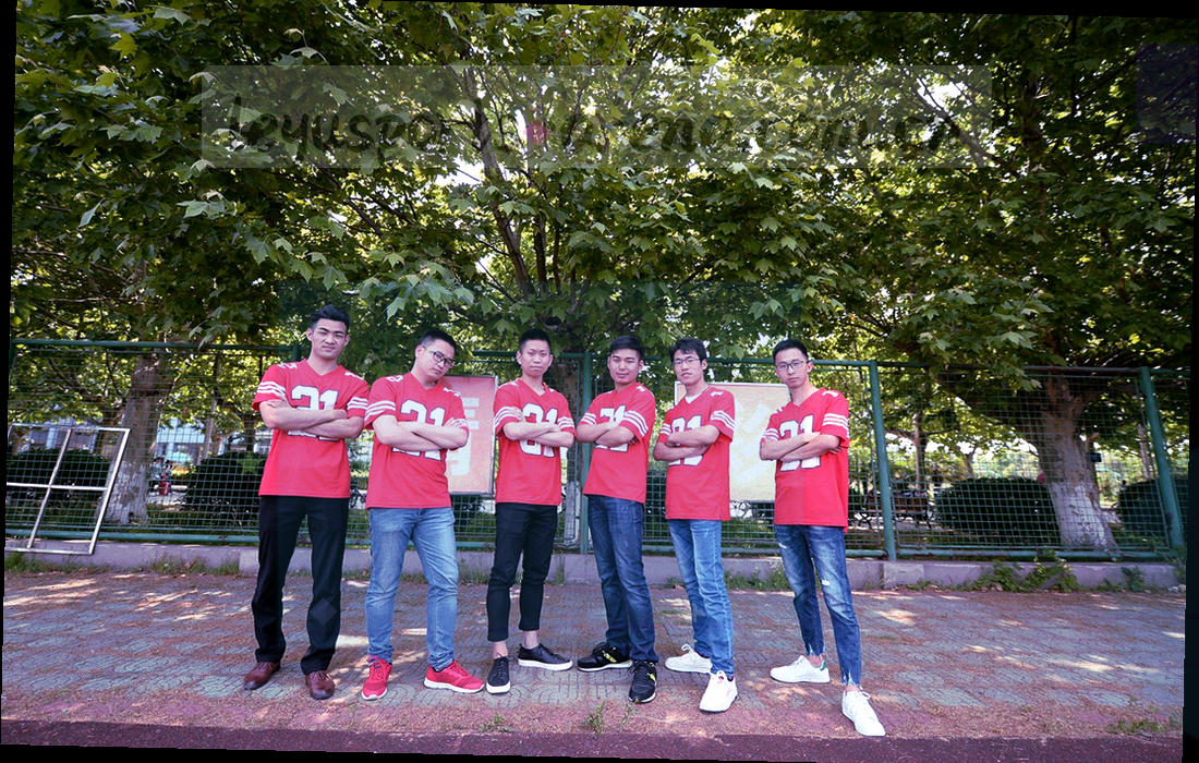 深色界面上的数据折线与柱状图形，珊瑚橙高亮线在蓝底上向右延伸